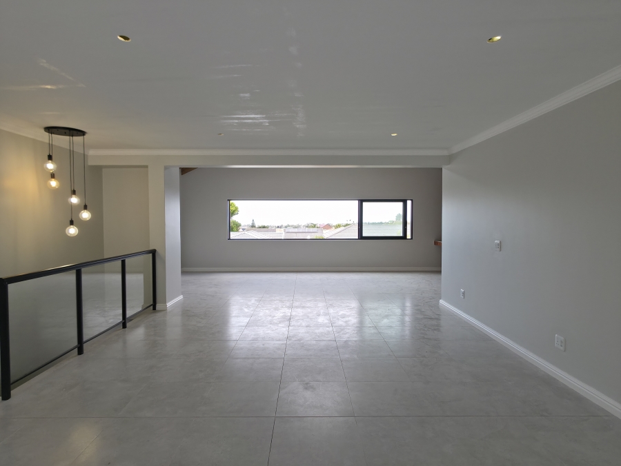 3 Bedroom Property for Sale in Wavecrest Eastern Cape